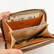 紙幣は三つ折りで収納可能です。ミニマルなお財布としての使用もおすすめ。